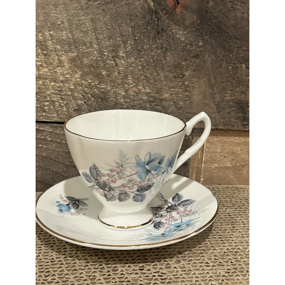Clare Bone China Made in England Teacup Saucer Blue‎ Flowers/Gold trim VTG